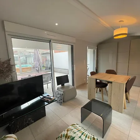 Des Huniers A La Chaume Apartment *