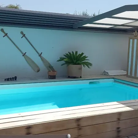 Des Huniers A La Chaume Les Sables-dʼOlonne