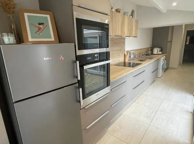 Des Huniers A La Chaume * 莱萨布勒-多洛讷